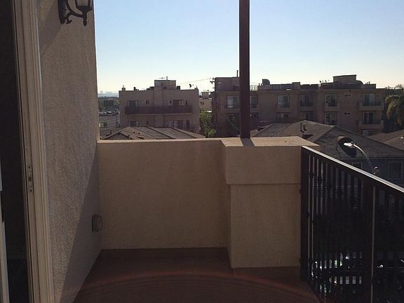 3rd image of 1409 S Beverly Dr APT 6