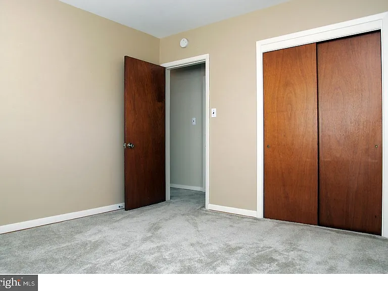 17 Wayne Dr — Photo 16