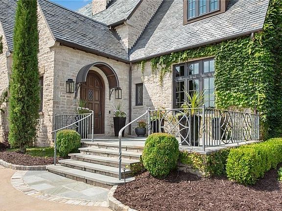 4th image of 560 Lost River Bnd