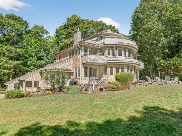 91 Piney Point Rd, Marion, MA 02738
