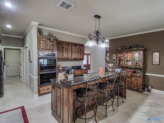 4th image of 110 Henson Dr