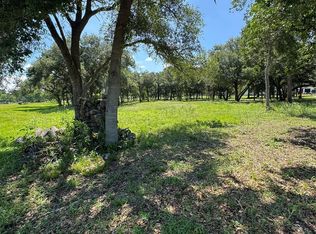 2607 Whispering Pine Dr, Alvin, TX 77511