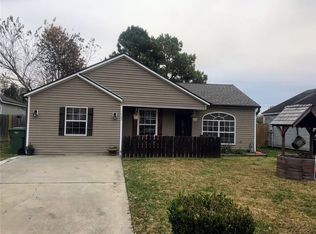 1423 S B St, Rogers, AR 72756