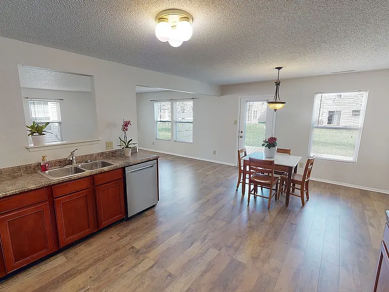 15312 Beam St — Photo 17