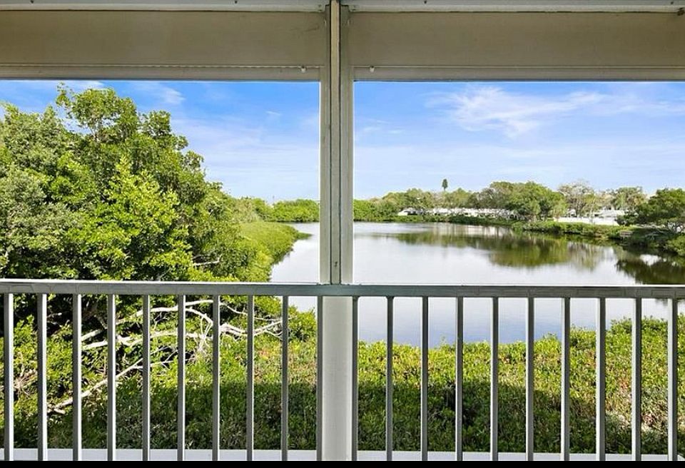 Beautiful view of Lake Overlook