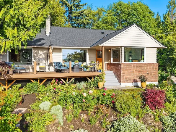 9326 California Avenue SW, Seattle, WA 98136