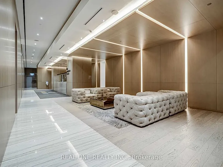 100 Harbour St #5008 — Photo 3