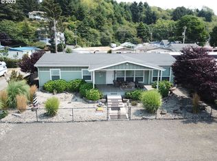 510 Beach Blvd, Winchester Bay, OR 97467