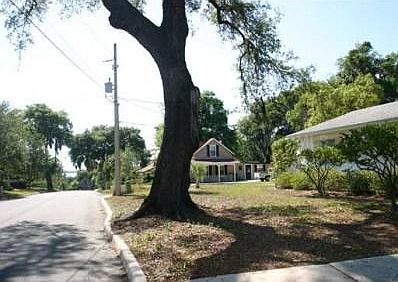 5th image of 805 Shirley Ave