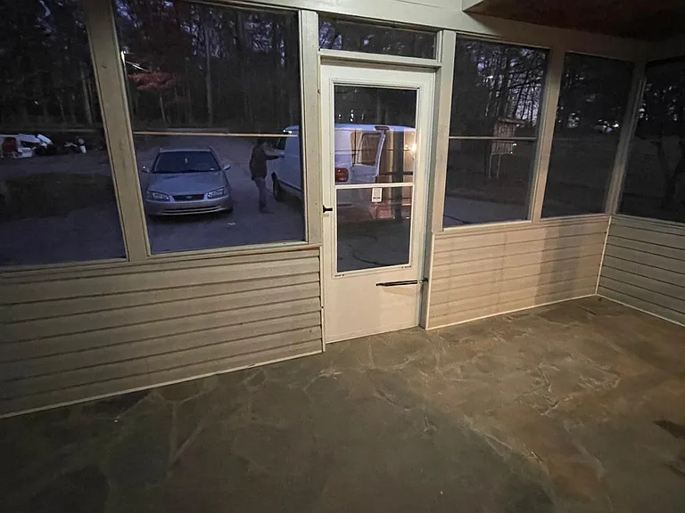 3075 Glen Wallace Dr — Photo 37