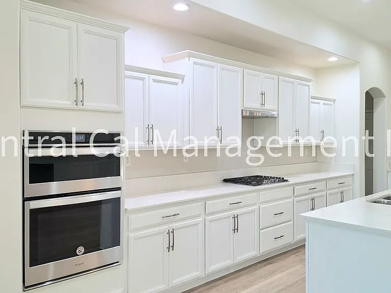 9029 Almond Creek Dr — Photo 6