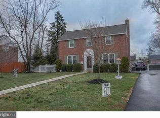 73 Colonial Park Dr, Springfield, PA 19064