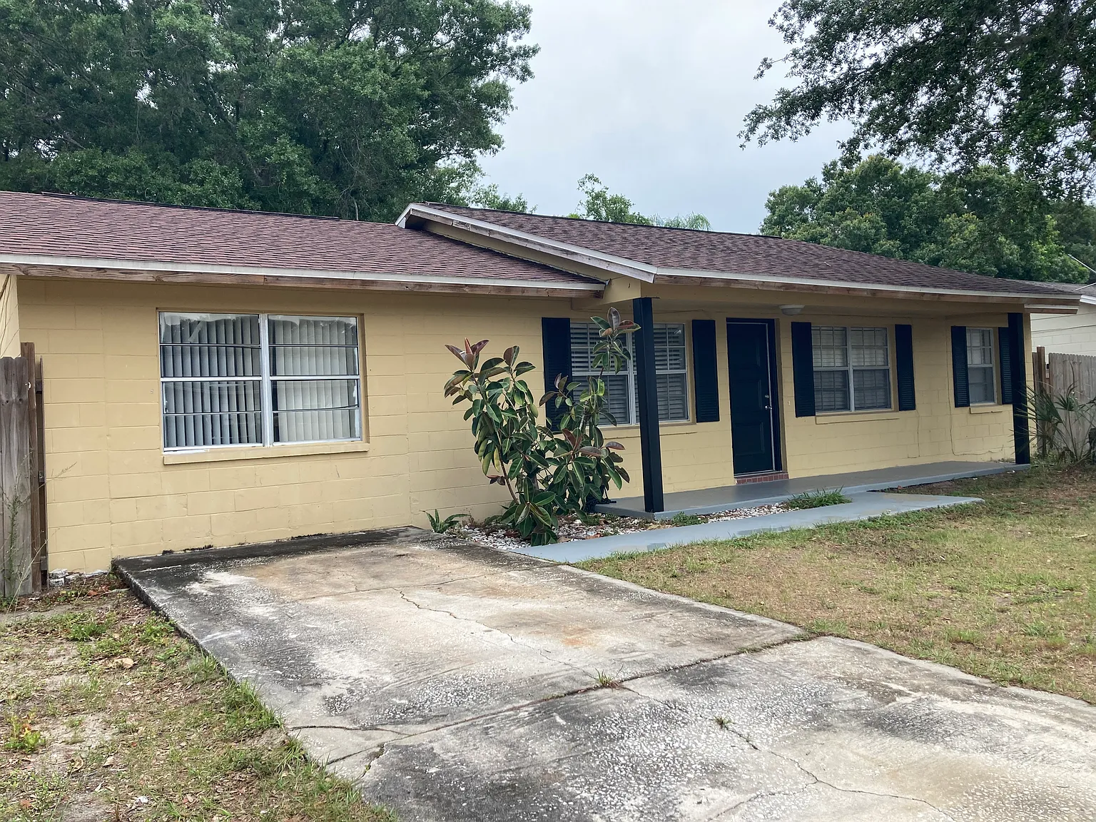 3 bed, 1.5 bath, 1352 sqft, $2,200 — Photo 3
