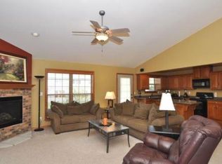 6610 Greenhill Dr, Racine, WI 53406