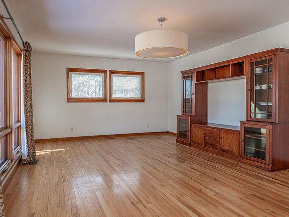 3rd image of 621 W Skyline Dr
