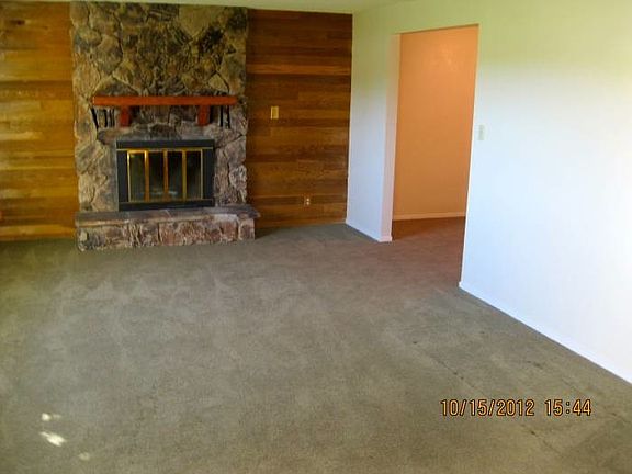 Living Room w/Fireplace