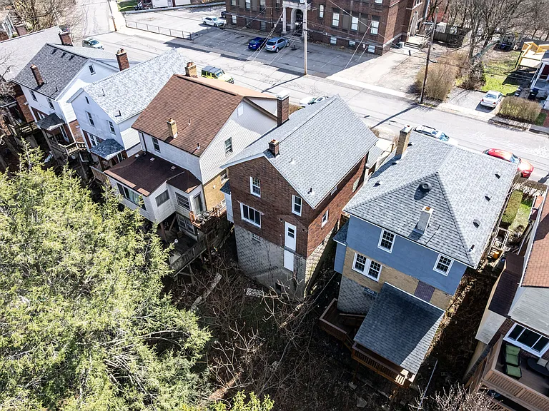 240 Ridgewood Ave — Photo 33