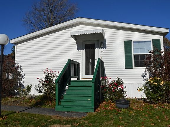 4th image of 15 South Cranberry Lane