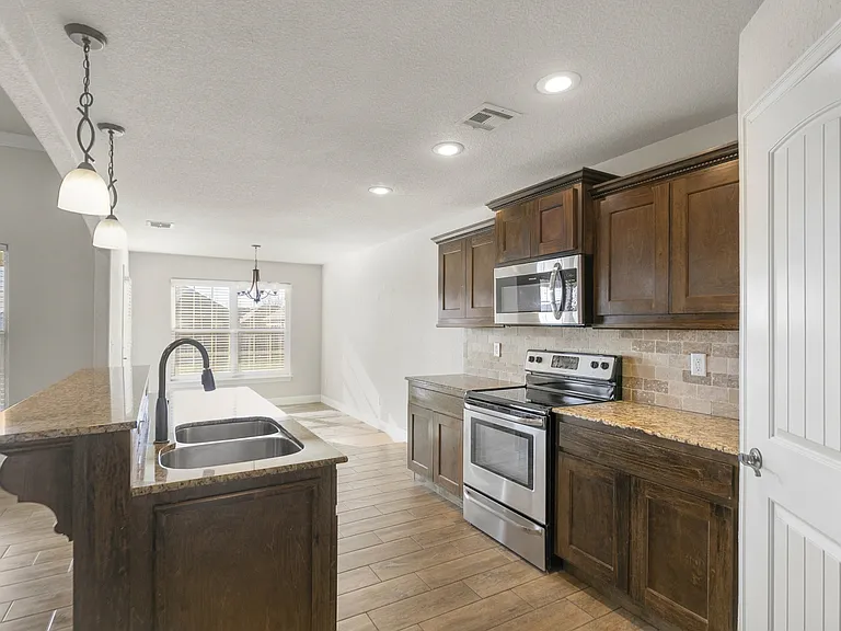 1101 Chattie Dr — Photo 21