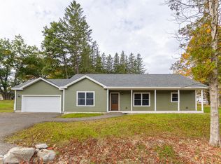 137 Lake Ave, Farmington, ME 04938