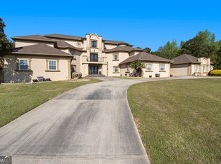 150 White Tail Ct, Fayetteville, GA 30214