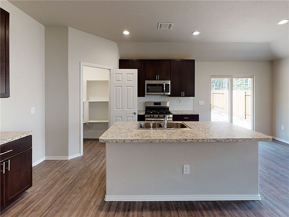 3rd image of 908 S Excelsior Dr