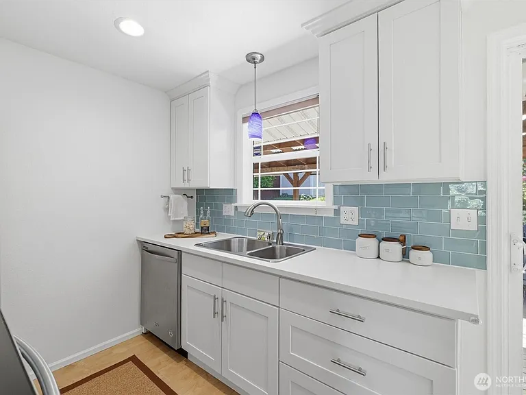 8425 18th Ave SW — Photo 16
