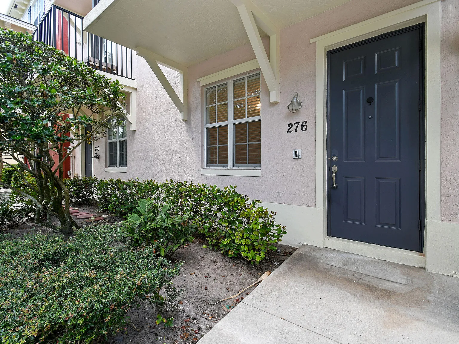 3 bed, 4.0 bath, 1700 sqft, $3,100 — Photo 2