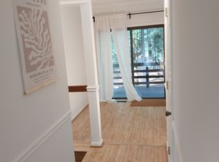 11843 Coopers Ct, Reston, VA 20191