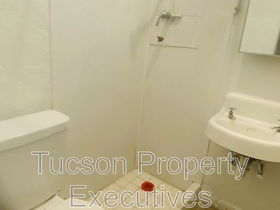 4th image of 19 W Veterans Blvd #5