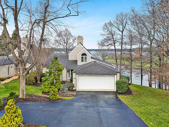3rd image of 216 Island Green Dr #11