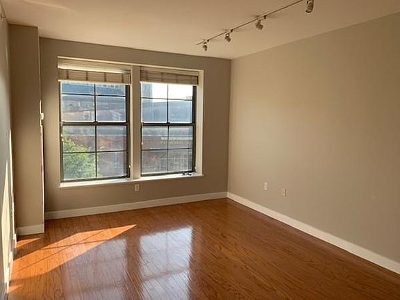 4th image of 15 Waltham St APT B-306