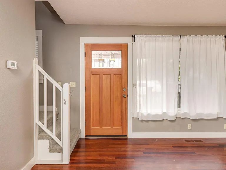 4017 NE Roselawn St — Photo 3