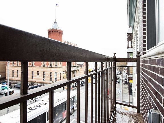 4th image of 176 Wilson Ave #3A