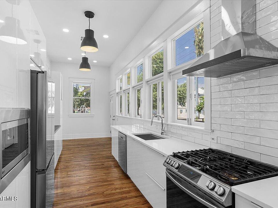 1st image of 825 N 3rd Ave