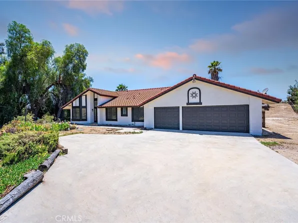 18085 Golden Leaf Ln, Riverside, CA 92504