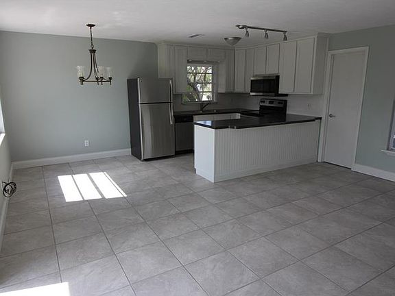 3rd image of 3427 Elder St