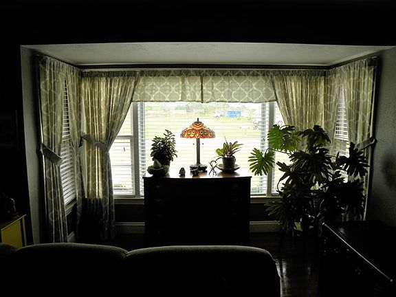 5th image of 915 Jefferson St