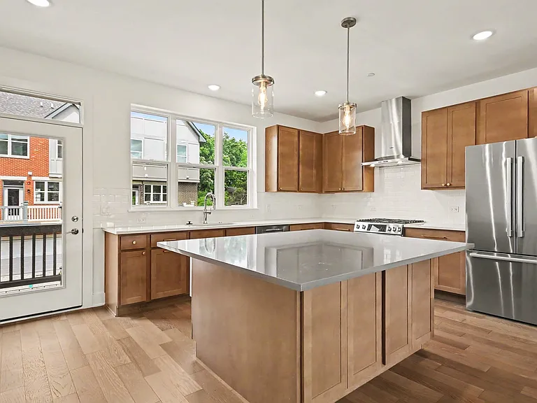 1215 Gateway Ct — Photo 8