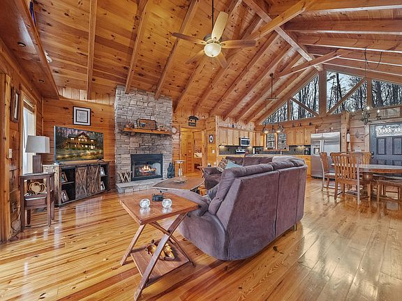 5th image of 1093 English Fields Dr