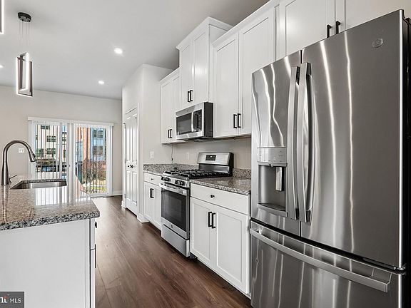 3rd image of 2823 Toles Park Dr