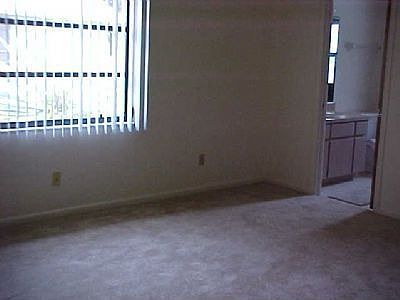 5th image of 533 SE 21st Ave
