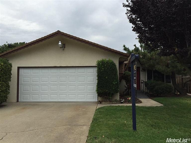 1st image of 526 N Loma Dr