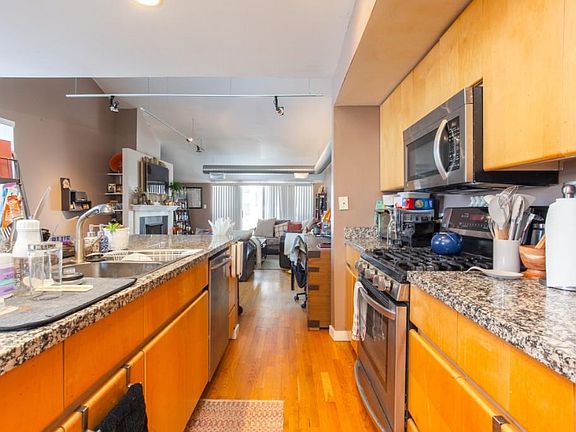 3rd image of 2828 N Talman Ave Unit J