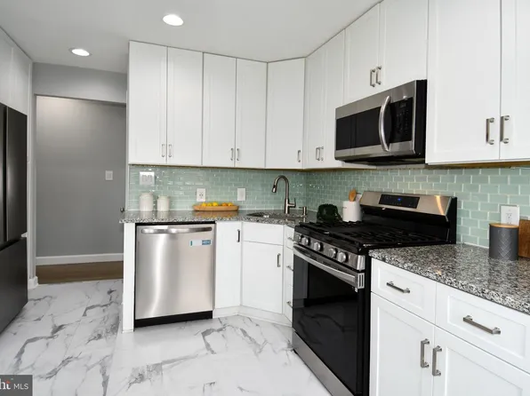 1302 Whitman Dr, Glen Burnie, MD 21061