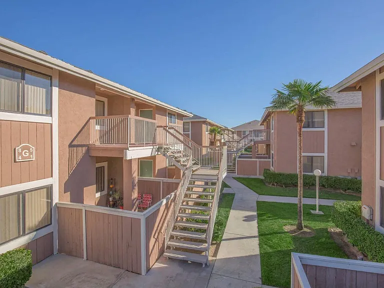 SummerRidge Apartments — Photo 10