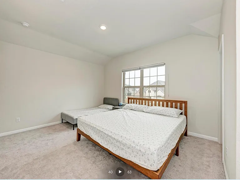 1229 Umblachery St — Photo 16