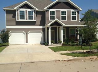 1608 Goodwin Dr, Aubrey, TX 76227