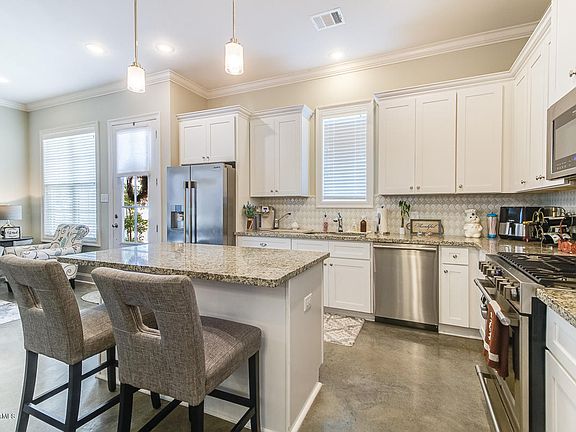 5th image of 122 Waterstone Dr