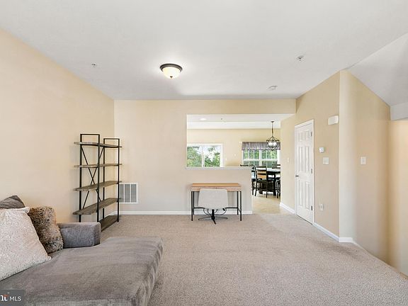4th image of 10353 Lantern Ln